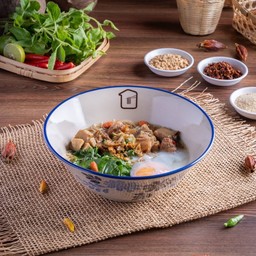 ก๋วยเตี๋ยวหมูตุ๋นไข่ออนเซ็น