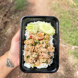 พล่าหมูราดข้าว