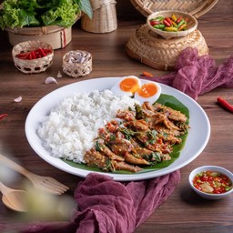 กะเพราถาดคอหมูย่าง