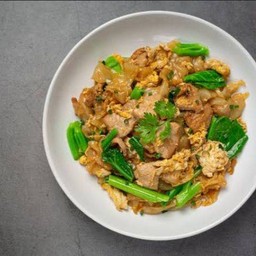 ผัดซีอิ๊วหมูชิ้น