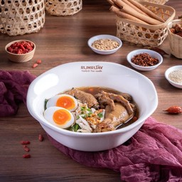 ก๋วยเตี๋ยวไก่ตุ๋นจัมโบ้