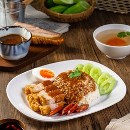 ข้าวหมูกรอบ + กุนเชียง