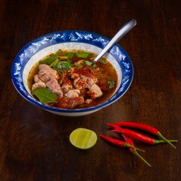 ต้มแซ่บแจ่วฮ้อนน่องลาย
