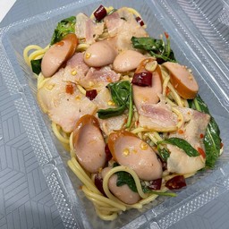 พริกแห้งเบคอนไส้กรอก