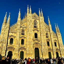 อยู่โซนเดียวกับ Duomo
