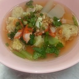 เกี๊ยวหมูแดงน้ำใส