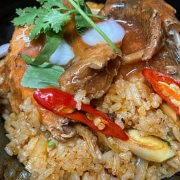 ข้าวผัดต้มยำปลากระป๋องต้องลอง