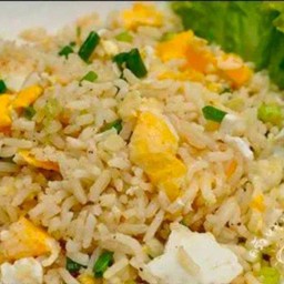 ข้าวผัดไก่ (จานเล็ก)