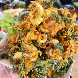 กุ้งทอดใบเล็บครุฑ