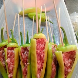 พริกหยวกยักไส้หมูสับ