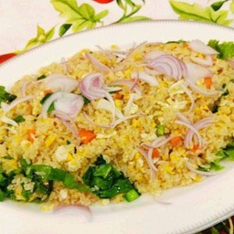 ข้าวผัดคะน้าปลาเค็ม (จานใหญ่)