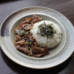 ข้าวหมูผัดเทอริยากิ