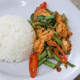 ข้าวราดพริกแกงถั่วฝักยาว