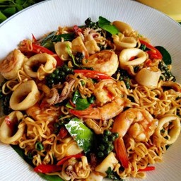 ผัดมาม่าขี้เมา