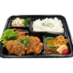 No.28 ไก่ทอดราดซอสไชทาวฝน