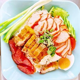 ข้าวหมูแดงหมูกรอบ