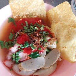 จรูญ หมี่เกี๊ยว ตลาดนาคบุรินทร์ ตลาดนาคบุรินทร์