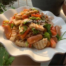 ยำแซบ มาดามส้ม