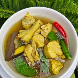 ไก่ต้มขมิ้น