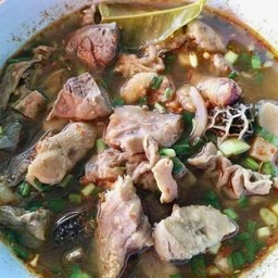 ต้มแซ่บเครื่องในเนื้อ