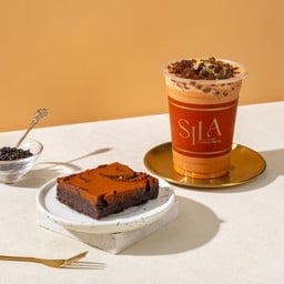Premium Thai Tea (16 oz) + Brown Sugar Konjac + Dark Marble Brownie