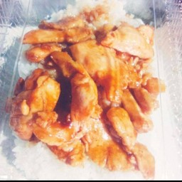 ไก่กระเทียมราดข้าว