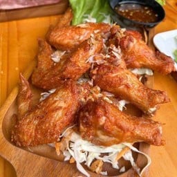 ปีกไก่ทอดน้ำปลา