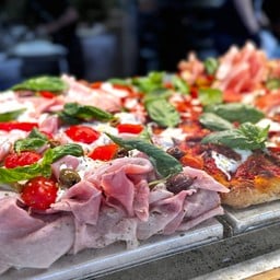 La pizza in teglia di Raffaele D'Errico Mercato Centrale Firenze