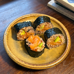 Salmon Avocado Maki