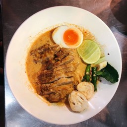 ก๋วยเตี๋ยวต้มยำหมูทอดน้ำข้น