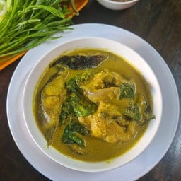 แกงกะทิปลาดุกใบยี่หร่า