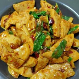 กระเพราหมูยอ