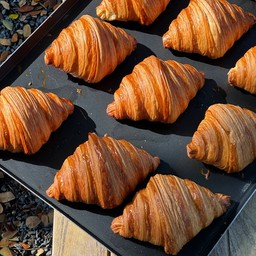 Croissant Plain