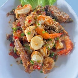 ทะเลผัดพริกเกลือ