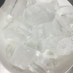 น้ำแข็ง