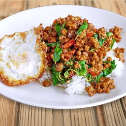 กระเพราหมูสับ