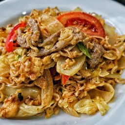 ผัดมาม่า(ไม่เผ็ดส์)