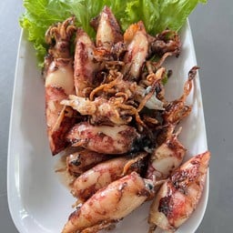 ปลาหมึกกะตอยทอดราดน้ำปลา