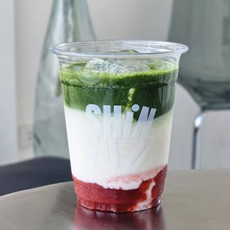 Ichigo Matcha latte🍓🥛🌱