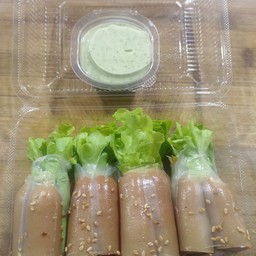 Chicken Sausage Salad Roll