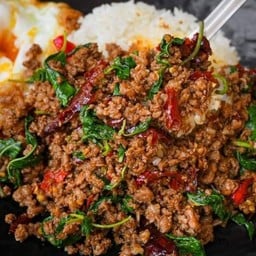 ครัวสองพี่น้อง หน้าคอนโดลุม 0611014455