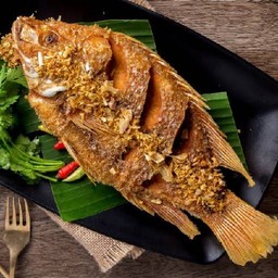 ปลานิลทอดกระเทียม+ซอลพริก (ปลา7ขีด)