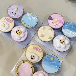คัพเค้กชิ้นละ กรุณาเลือกลาย