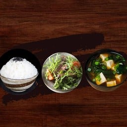 Add Set เพิ่มข้าวญี่ปุ่น มินิสลัด และซุปมิโสะ