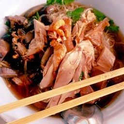 ก๋วยเตี๋ยวมีทุกเส้นกรุณาระบุเส้นด้วยครับและก็น้ำหรือแห้ง