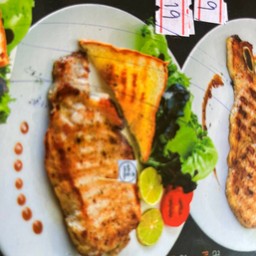 หมูพริกไทยดำราดซอสบาร์บีคิว