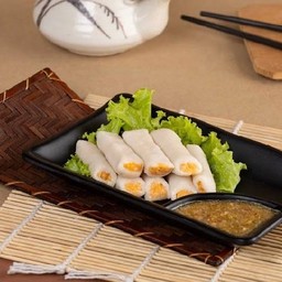 ลูกชิ้นปลาม้วนลวกจิ้ม8ชิ้น