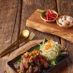 คอหมูคั่วพริกเกลือ