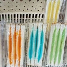 แซนวิซ.รส.ใบเตย..บลูเบอรี่ วนิลา ช๊อคโกแลต แยมสตอเบอรี่ระบุได้