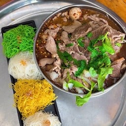 หม้อไฟหมู(พร้อม4เส้น)